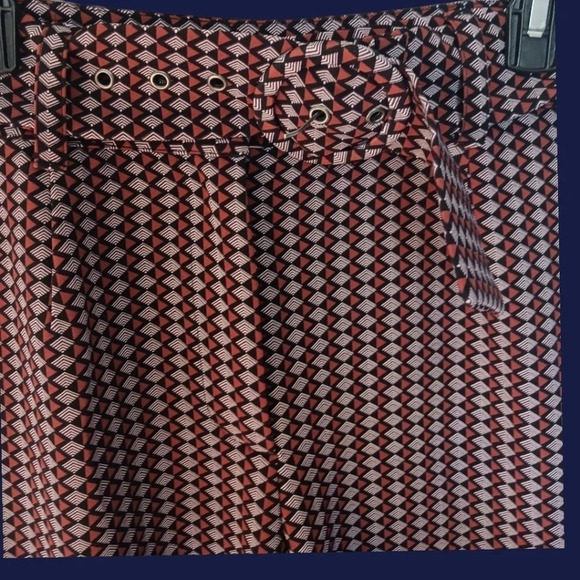 Love whit the runway pre loved geo printed pants size 2 - Picture 3 of 8